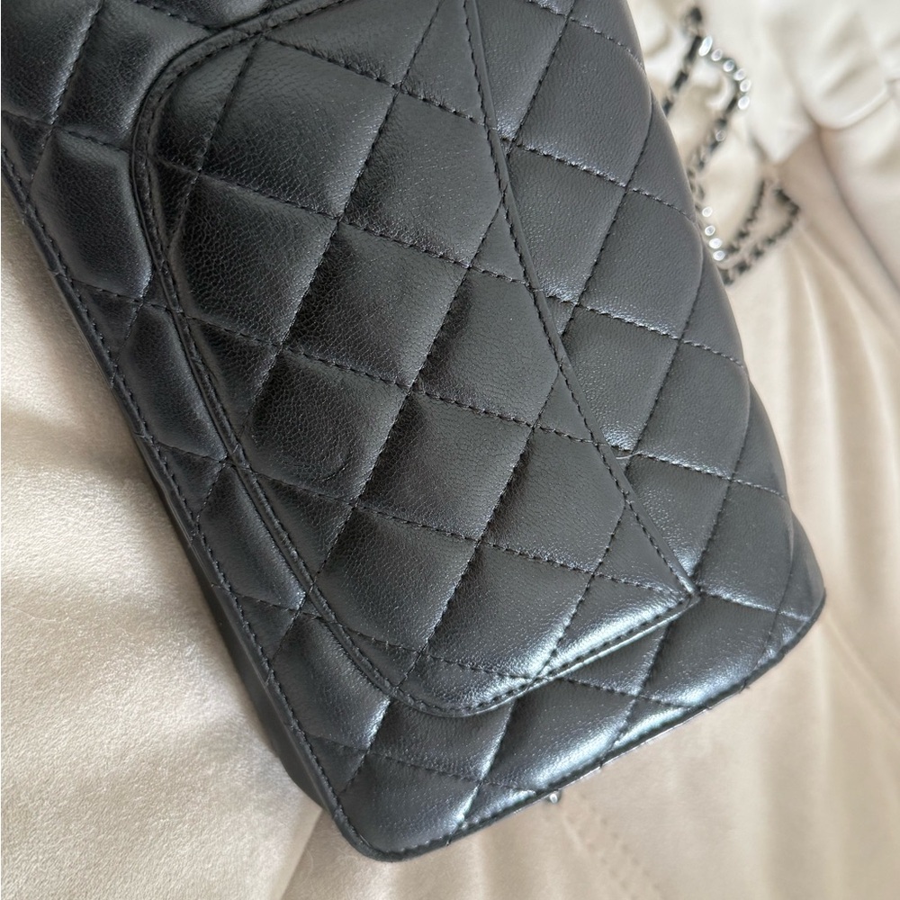Chanel Black Quilted Crossbody Bag with Chain Strap - Picture 2 of 8